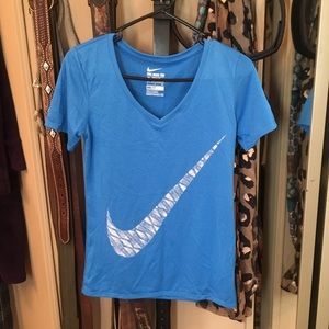 NWOT! Nike shirt